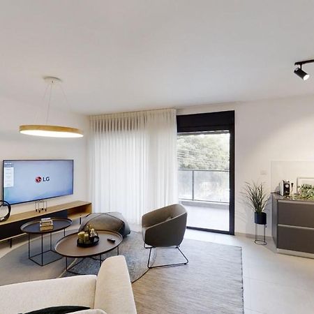 Luxury 3&4 Bedroom New Apartments - Close To The Beach & Bahai Gardens Haifa Eksteriør billede