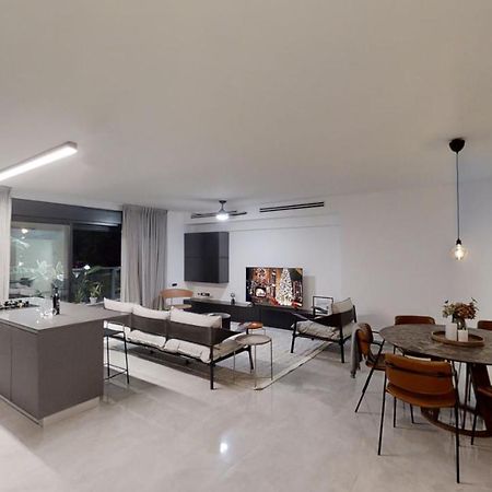 Luxury 3&4 Bedroom New Apartments - Close To The Beach & Bahai Gardens Haifa Eksteriør billede