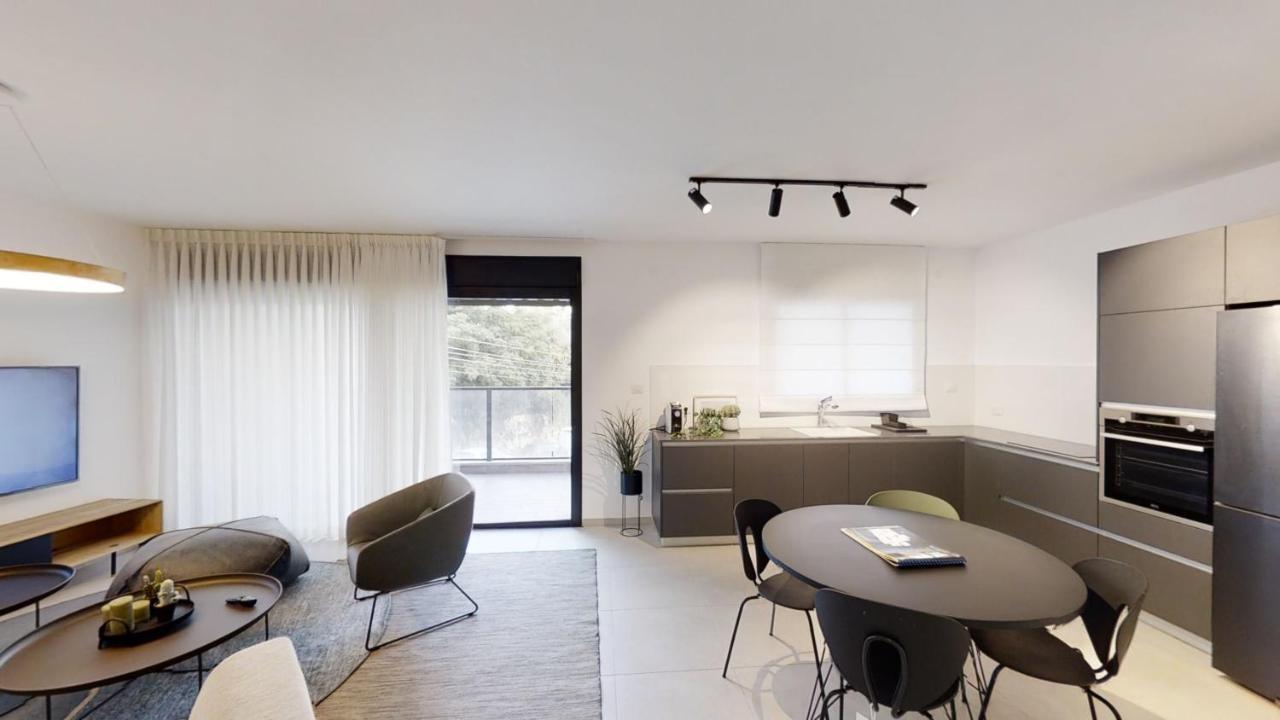 Luxury 3&4 Bedroom New Apartments - Close To The Beach & Bahai Gardens Haifa Eksteriør billede