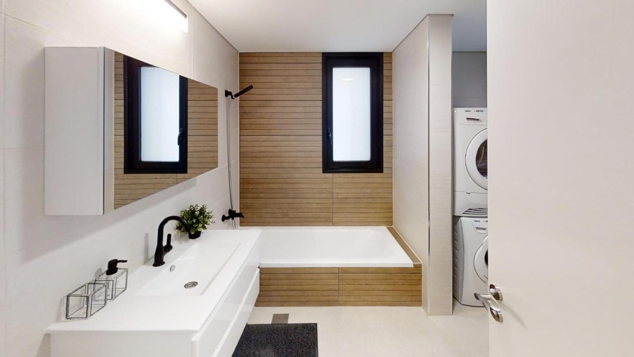 Luxury 3&4 Bedroom New Apartments - Close To The Beach & Bahai Gardens Haifa Eksteriør billede